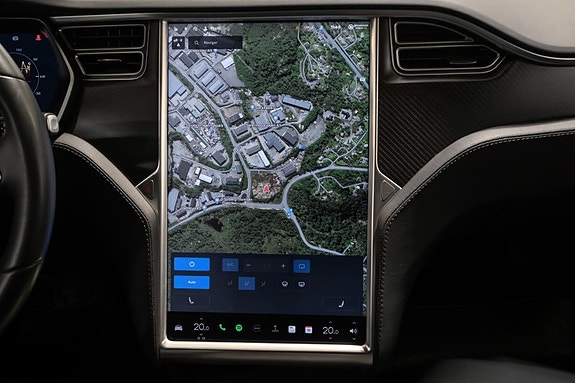 Tesla Model S 17 of 18