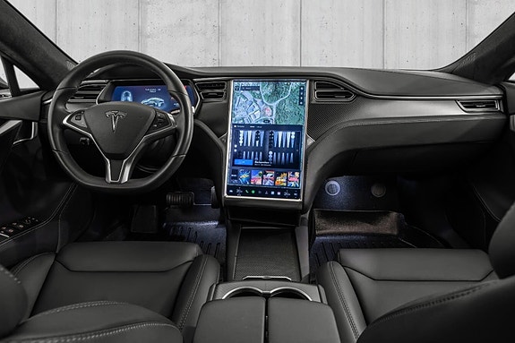 Tesla Model S 7 of 18