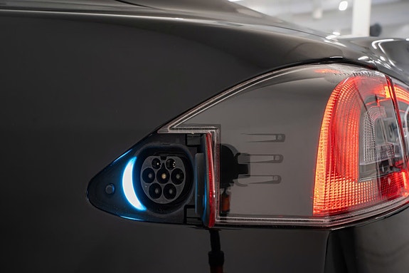 Tesla Model S 6 of 18