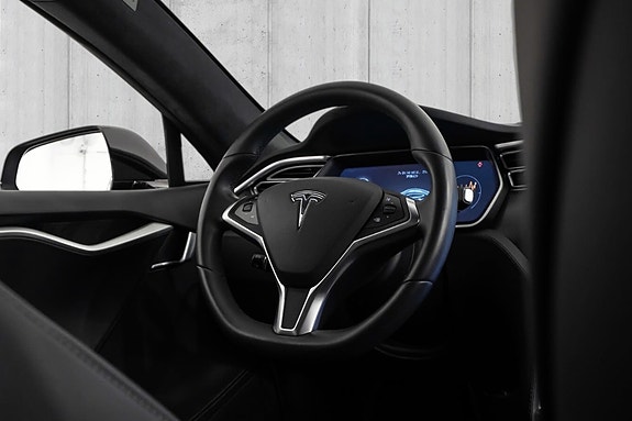 Tesla Model S 9 of 18