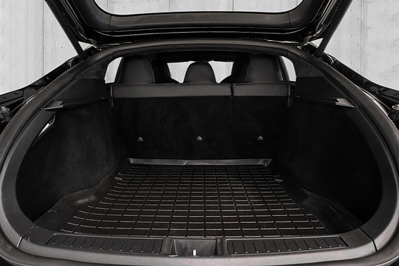 Tesla Model S 18 of 18