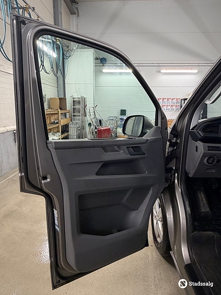 Volkswagen Kombi 9 of 10