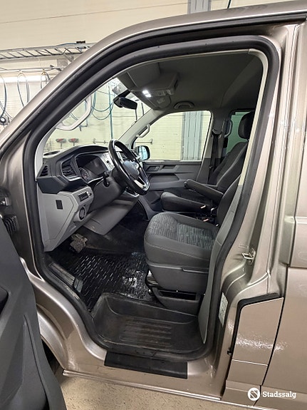 Volkswagen Kombi 10 of 10
