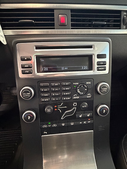 Volvo V70 24 of 30