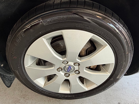 Volvo V70 12 of 30