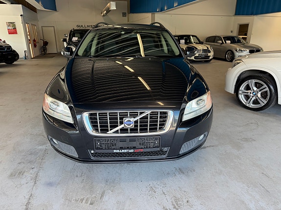 Volvo V70 3 of 30