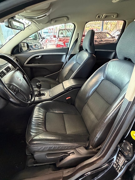 Volvo V70 15 of 30