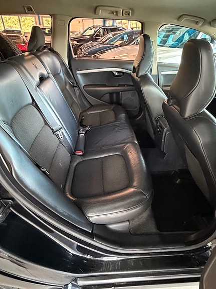 Volvo V70 17 of 30