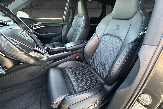 Audi e-tron 14 of 30
