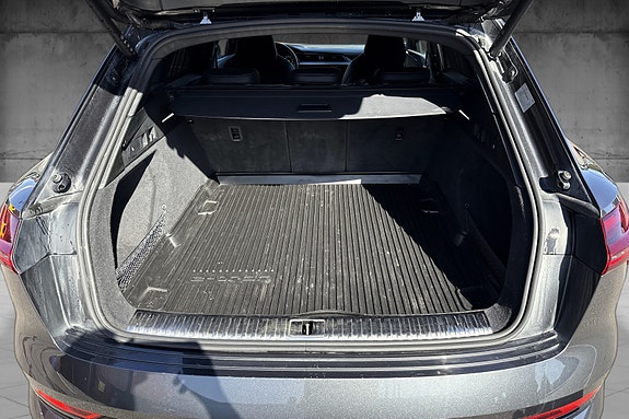 Audi e-tron 30 of 30