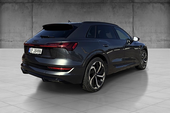 Audi e-tron 11 of 30