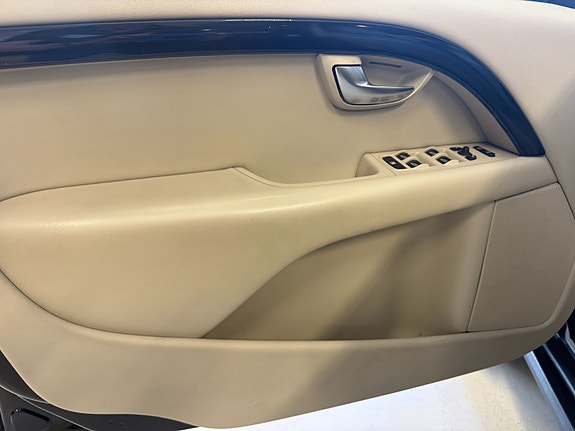 Volvo XC70 12 of 22
