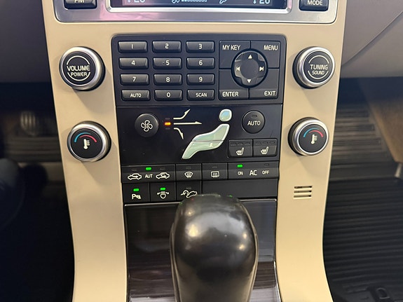 Volvo XC70 19 of 22