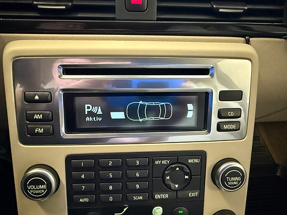 Volvo XC70 21 of 22
