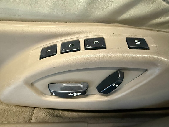 Volvo XC70 15 of 22