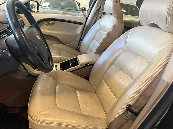 Volvo XC70 16 of 22