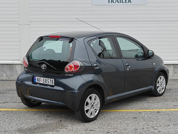 Toyota Aygo 6 of 14