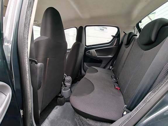 Toyota Aygo 12 of 14