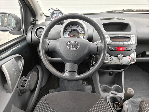 Toyota Aygo 11 of 14