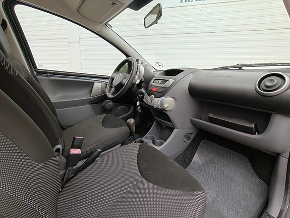 Toyota Aygo 9 of 14