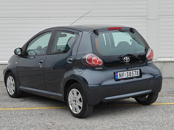 Toyota Aygo 4 of 14