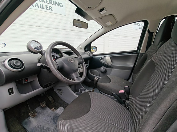 Toyota Aygo 8 of 14