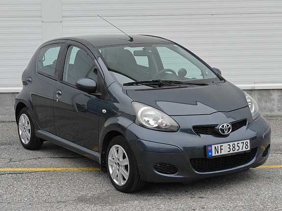 Toyota Aygo 3 of 14