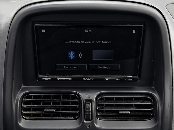 Nissan NP300 19 of 29