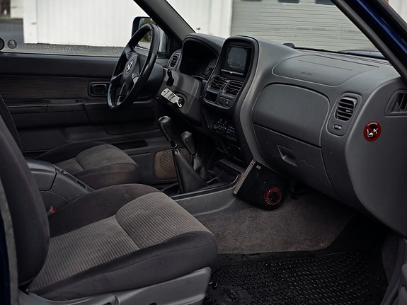 Nissan NP300 16 of 29