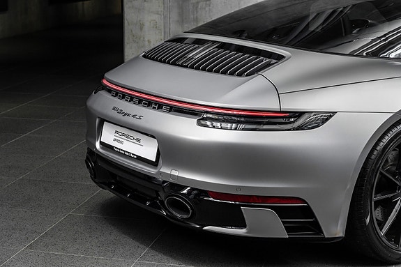 Porsche 911 17 of 30