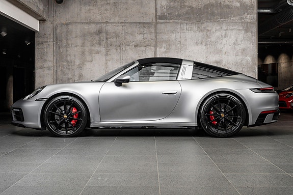 Porsche 911 13 of 30