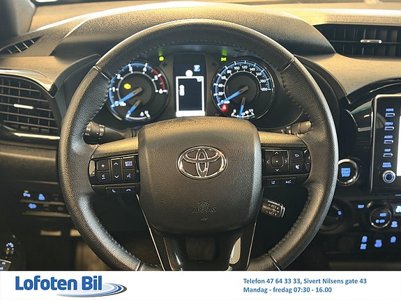 Toyota HiLux 23 of 30
