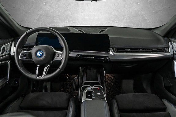 BMW iX1 22 of 28