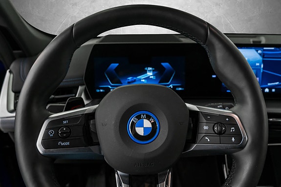 BMW iX1 18 of 28