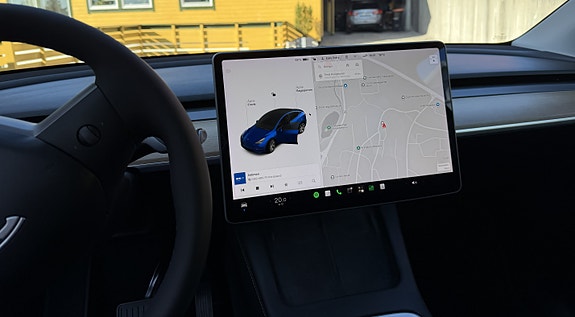 Tesla Model Y 9 of 11