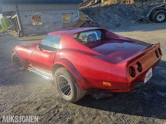 Chevrolet Corvette 4 of 16