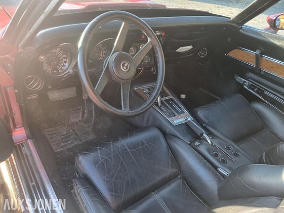 Chevrolet Corvette 10 of 16