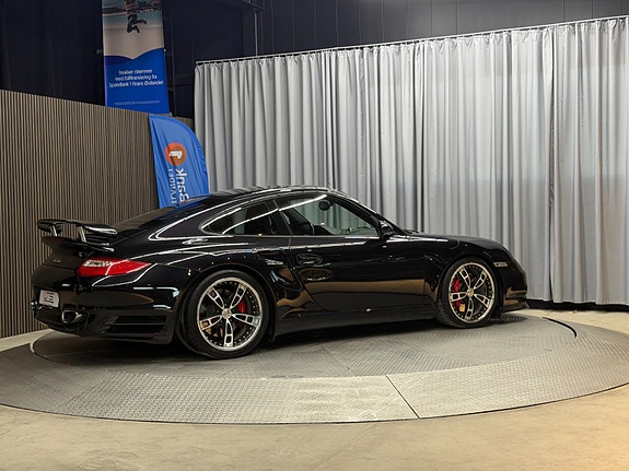 Porsche 911 Turbo 20 of 30