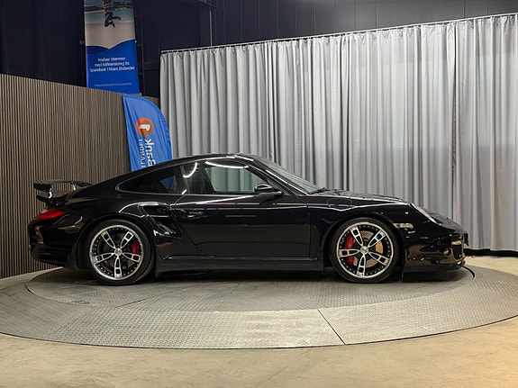 Porsche 911 Turbo 16 of 30