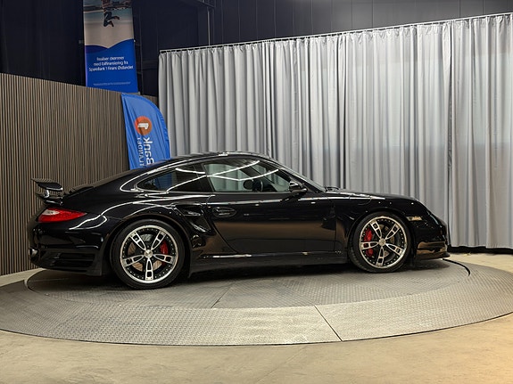 Porsche 911 Turbo 18 of 30