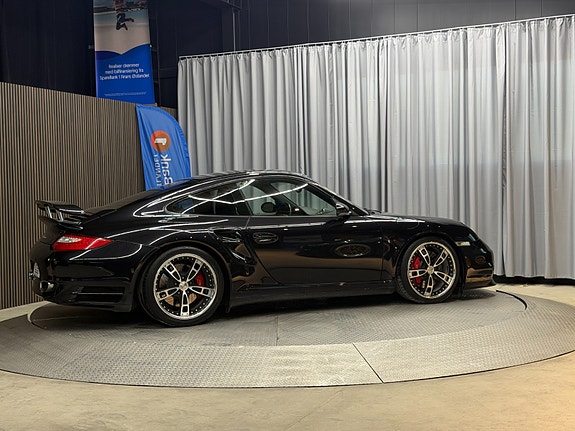 Porsche 911 Turbo 19 of 30