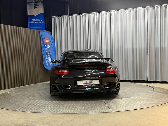 Porsche 911 Turbo 27 of 30