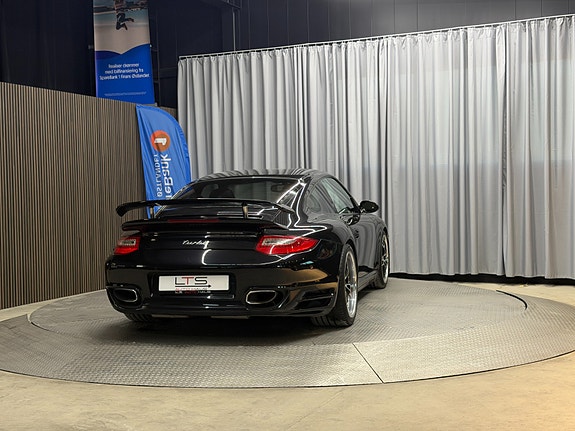 Porsche 911 Turbo 25 of 30