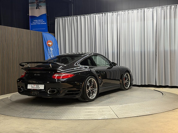 Porsche 911 Turbo 23 of 30