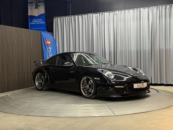 Porsche 911 Turbo 11 of 30