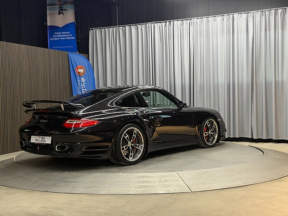 Porsche 911 Turbo 22 of 30