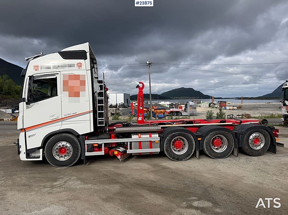 Volvo FH540 8x4 brøyterigget krokbil m/ underliggende skjær og 24T krok. SE VIDEO 3 of 30