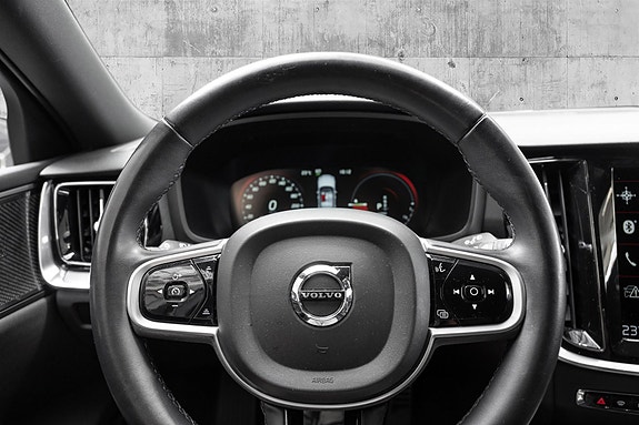 Volvo V60 20 of 30