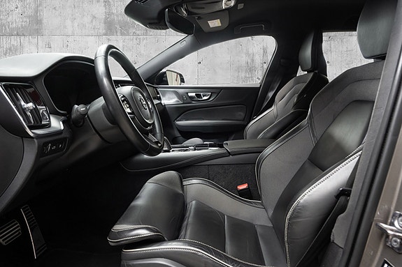 Volvo V60 10 of 30