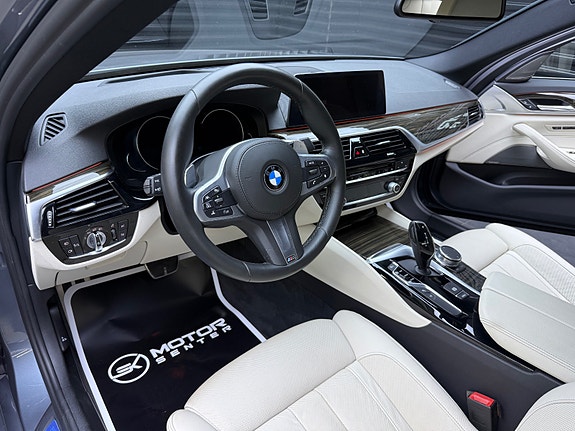BMW 540i 16 of 30